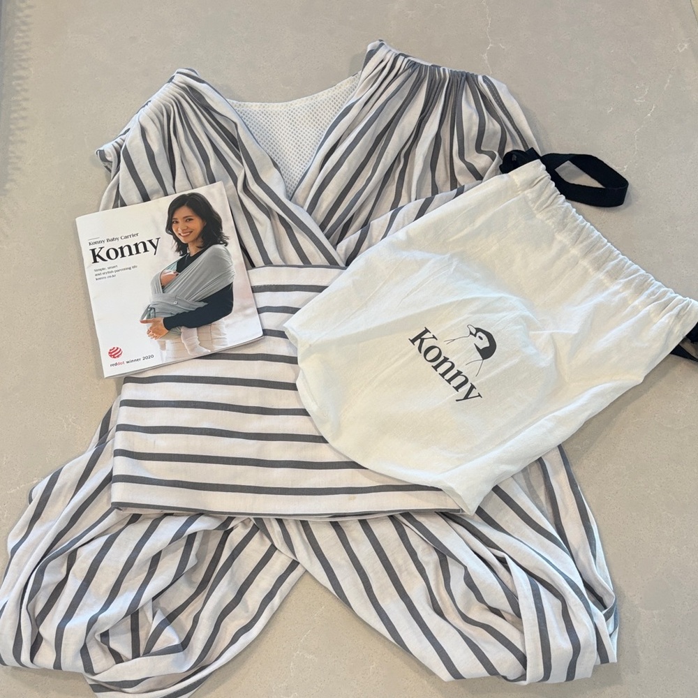 Konny Carrier in Grey Stripe